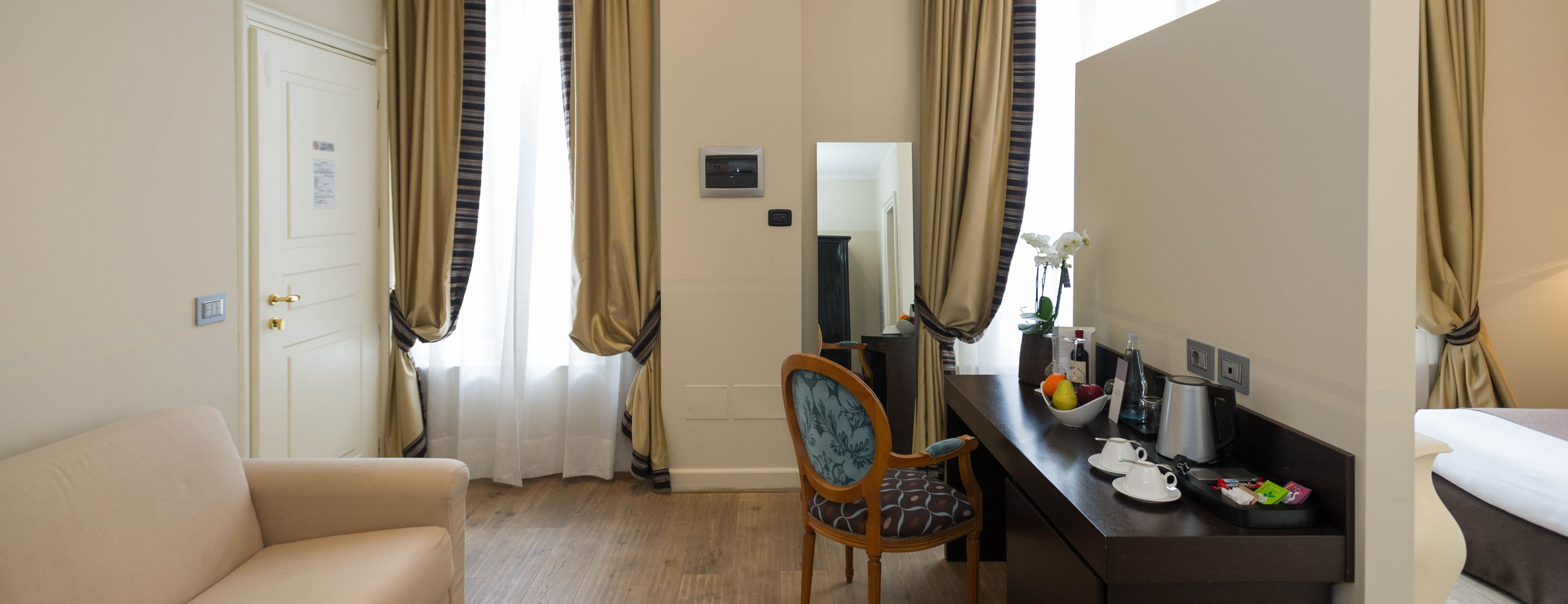 JUNIOR SUITES